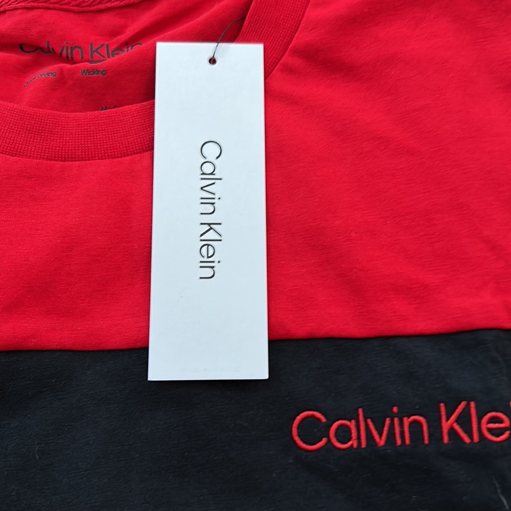 NWT Calvin Klein Mens Tee - Picture 2 of 6